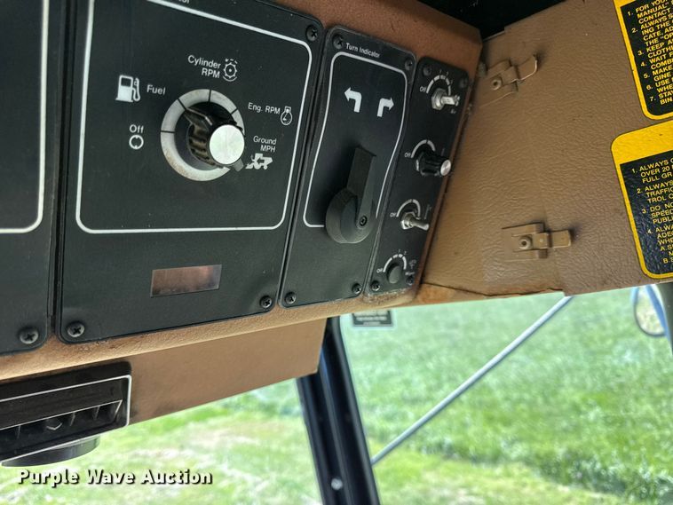 image for item EC4606 Gleaner F3 combine