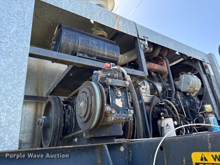 image for item EC4606 Gleaner F3 combine
