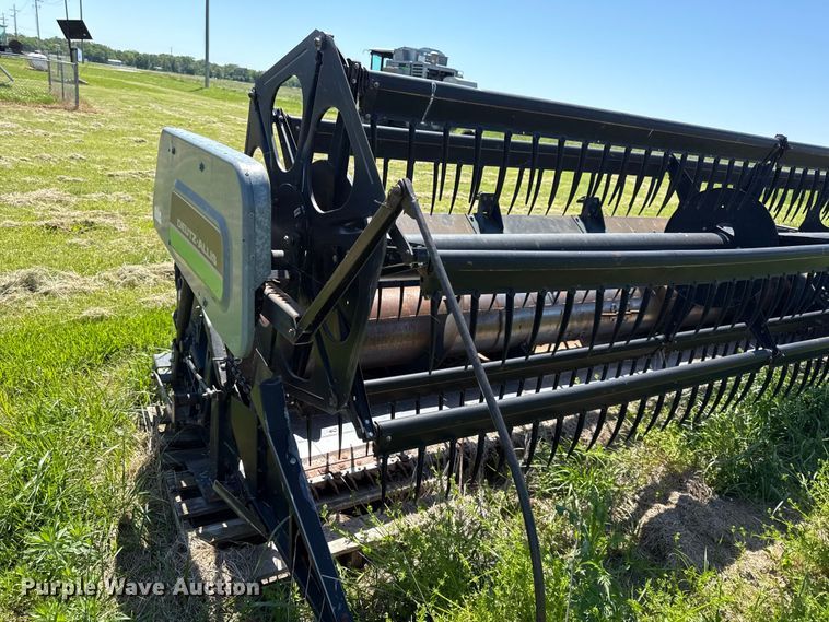 image for item EC4606 Gleaner F3 combine