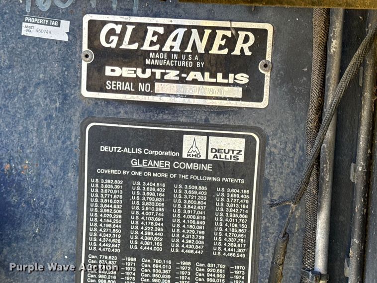 image for item EC4606 Gleaner F3 combine