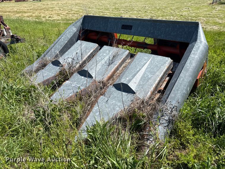 image for item EC4607 Gleaner corn head