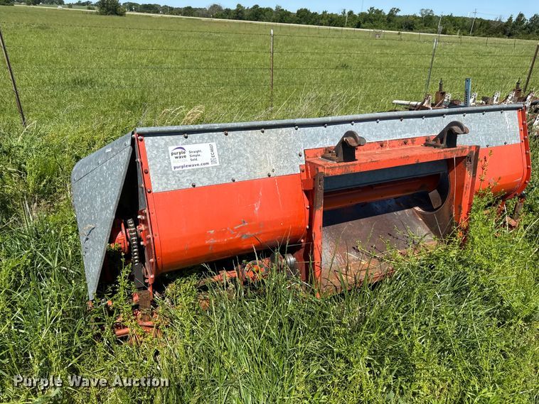 image for item EC4607 Gleaner corn head