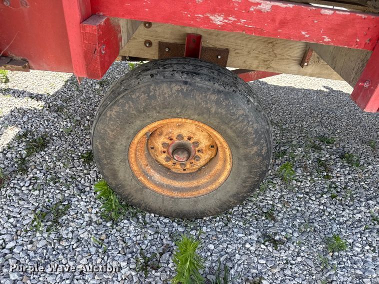 image for item EC4609 Gehl BU810 silage wagon