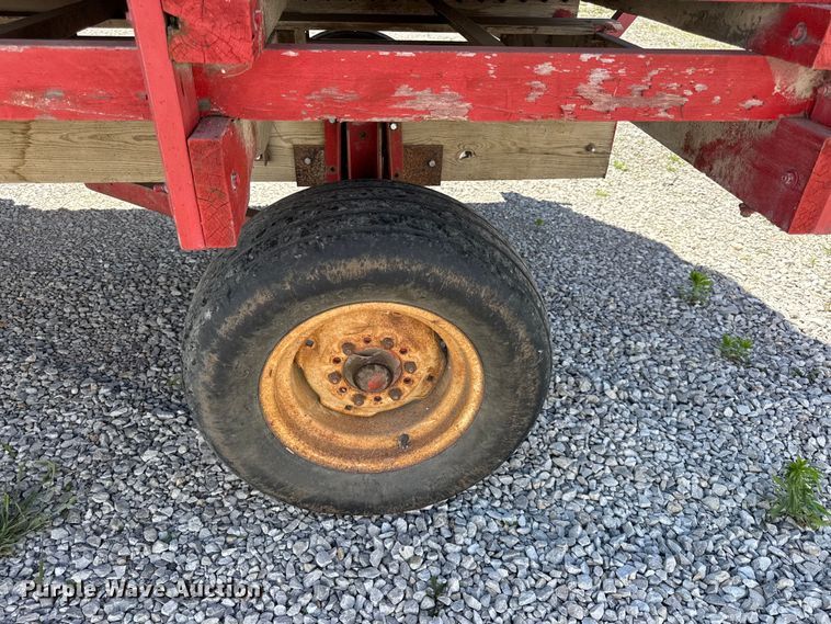 image for item EC4609 Gehl BU810 silage wagon