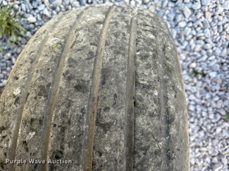 image for item EC4609 Gehl BU810 silage wagon