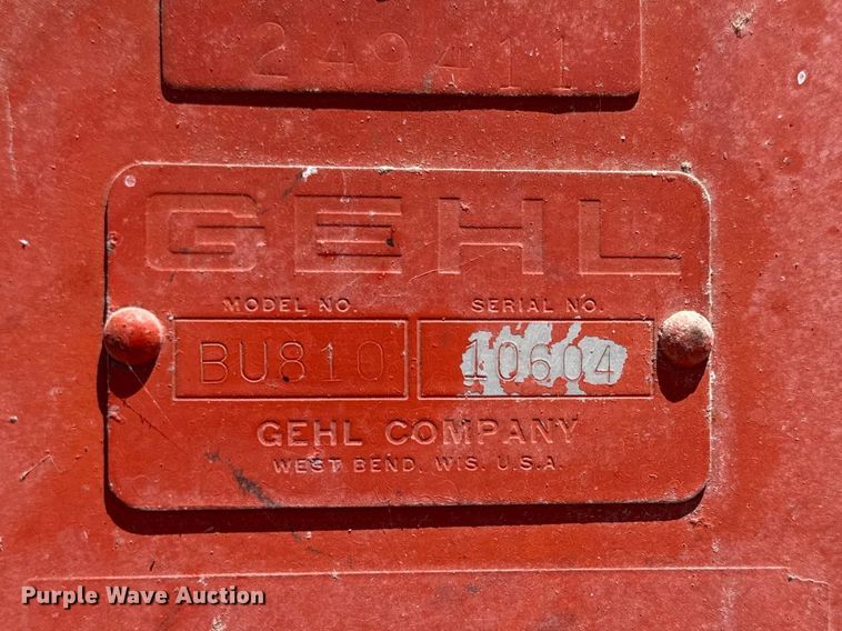 image for item EC4610 Gehl BU810 silage wagon