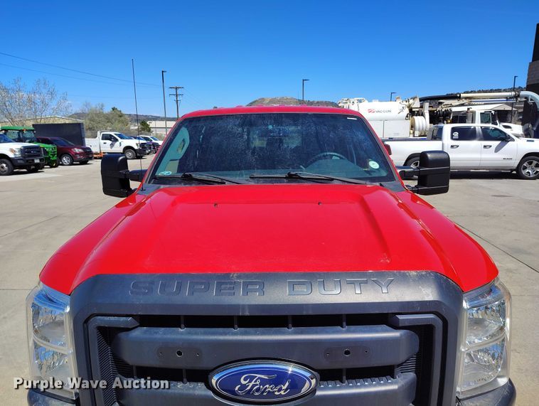 image for item ED0027 2016 Ford F350 Super Duty Crew Cab pickup truck