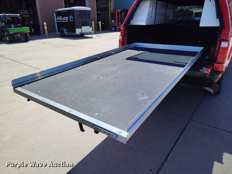 image for item ED0027 2016 Ford F350 Super Duty Crew Cab pickup truck