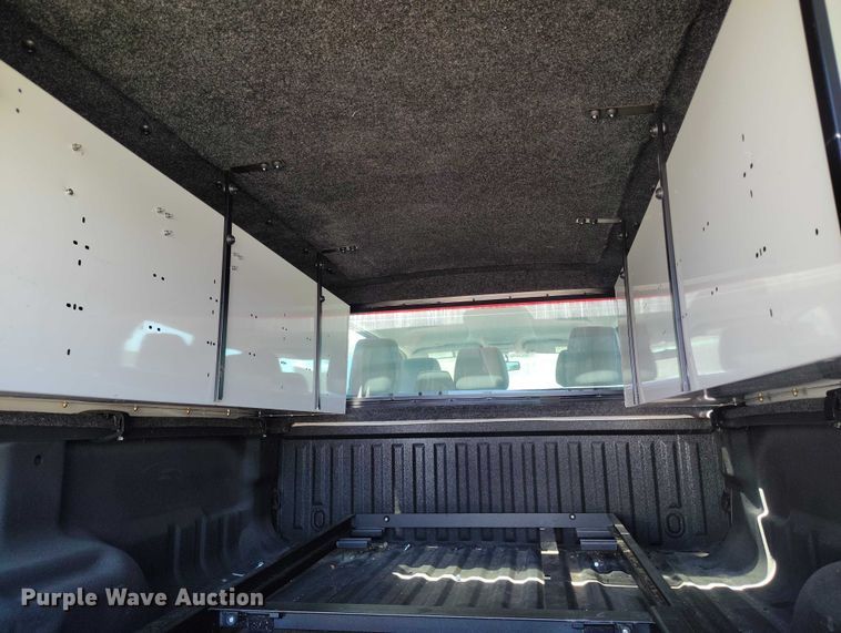 image for item ED0027 2016 Ford F350 Super Duty Crew Cab pickup truck
