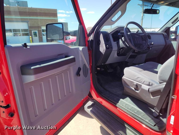 image for item ED0027 2016 Ford F350 Super Duty Crew Cab pickup truck