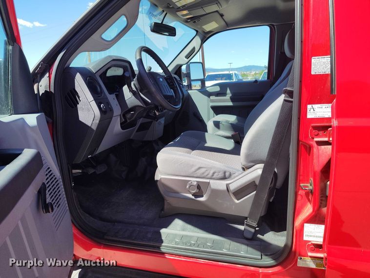 image for item ED0027 2016 Ford F350 Super Duty Crew Cab pickup truck