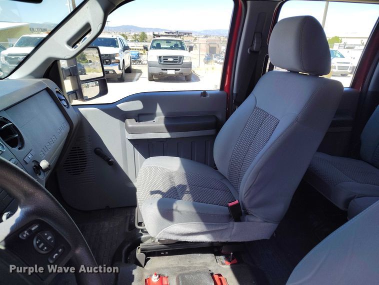 image for item ED0027 2016 Ford F350 Super Duty Crew Cab pickup truck