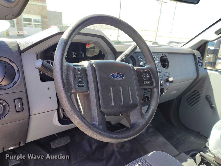 image for item ED0027 2016 Ford F350 Super Duty Crew Cab pickup truck