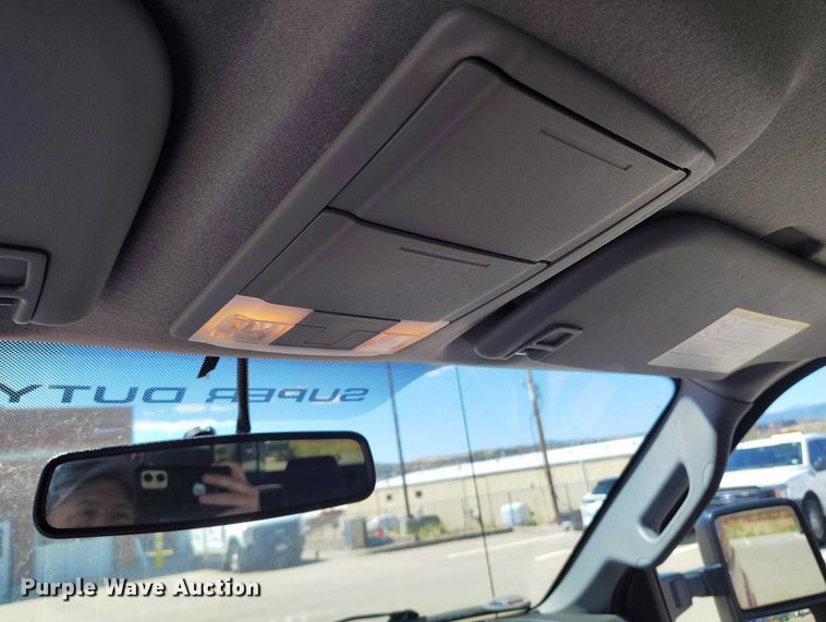 image for item ED0027 2016 Ford F350 Super Duty Crew Cab pickup truck