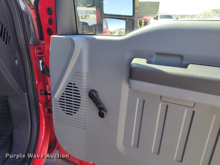 image for item ED0027 2016 Ford F350 Super Duty Crew Cab pickup truck