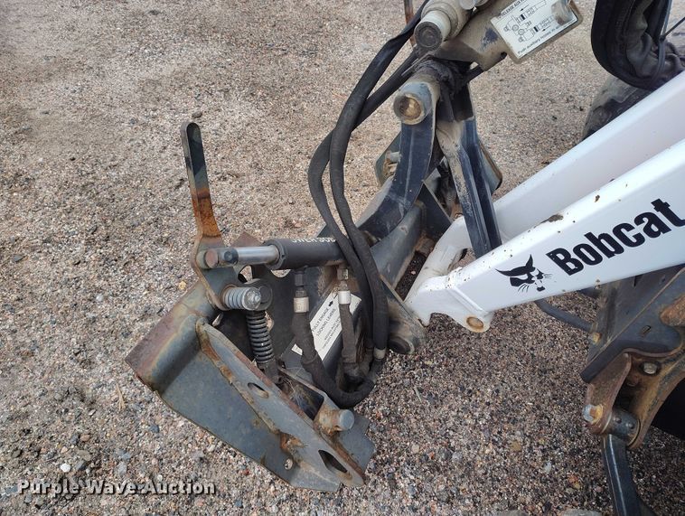 image for item ED0044 2014 Bobcat 5600 utility vehicle