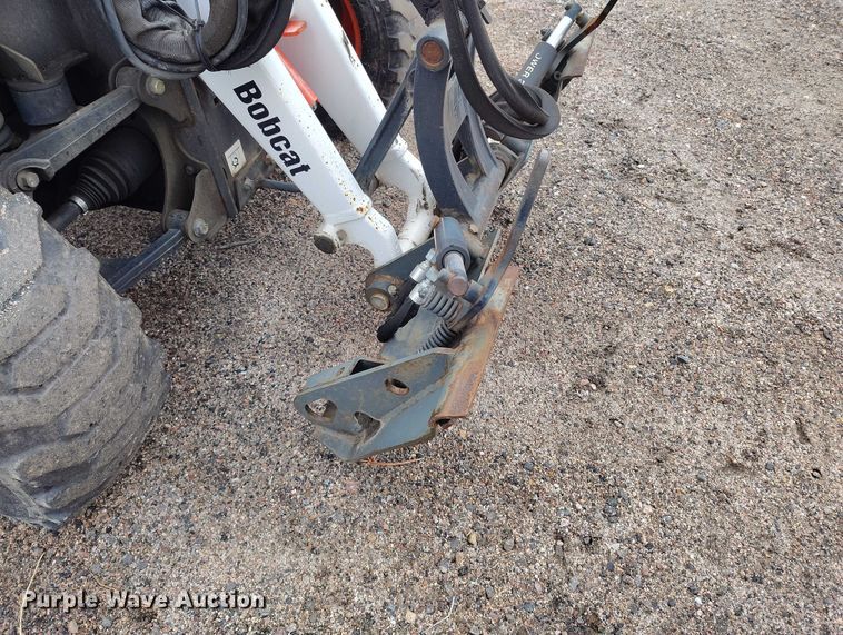 image for item ED0044 2014 Bobcat 5600 utility vehicle