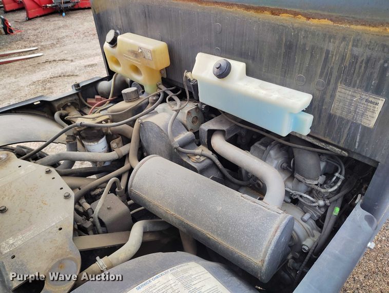 image for item ED0044 2014 Bobcat 5600 utility vehicle
