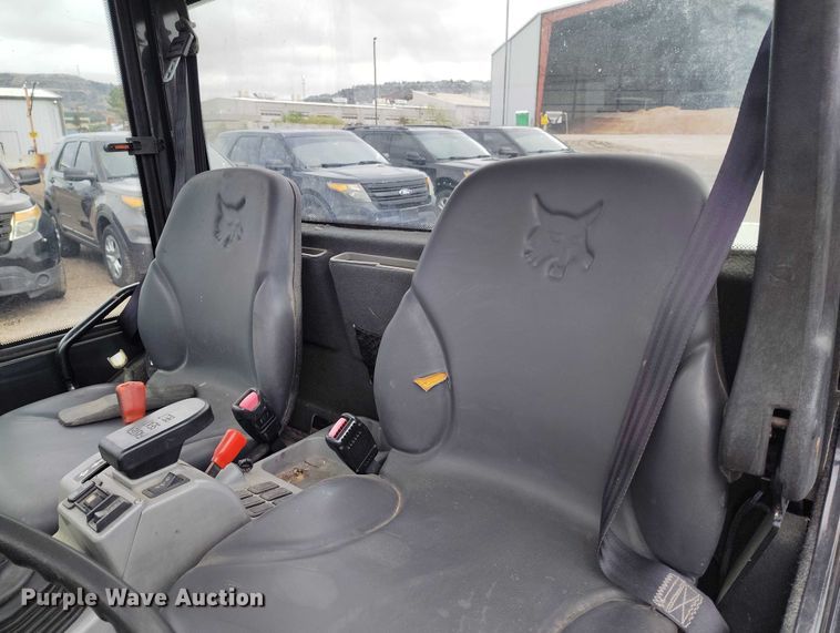 image for item ED0044 2014 Bobcat 5600 utility vehicle