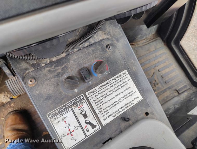 image for item ED0044 2014 Bobcat 5600 utility vehicle