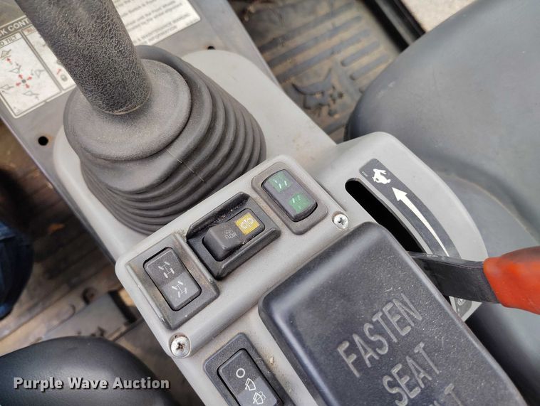 image for item ED0044 2014 Bobcat 5600 utility vehicle