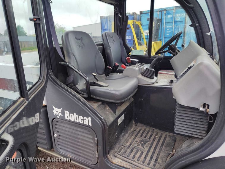 image for item ED0044 2014 Bobcat 5600 utility vehicle