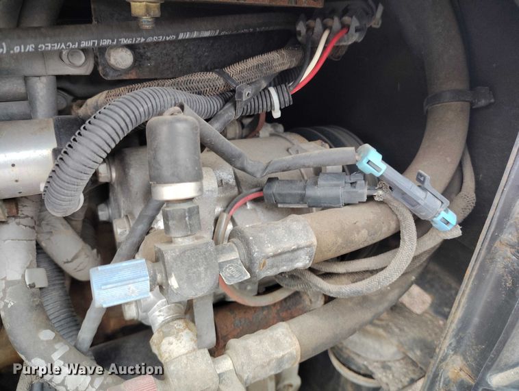 image for item ED0044 2014 Bobcat 5600 utility vehicle