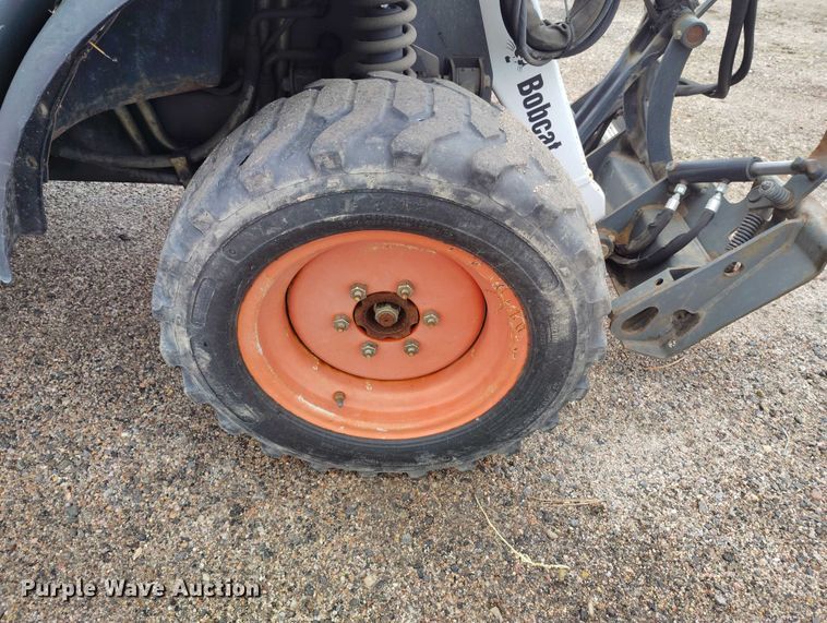 image for item ED0044 2014 Bobcat 5600 utility vehicle