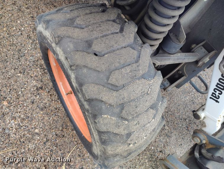 image for item ED0044 2014 Bobcat 5600 utility vehicle