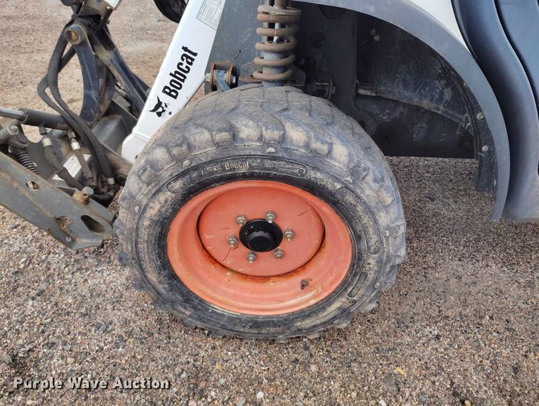 image for item ED0044 2014 Bobcat 5600 utility vehicle