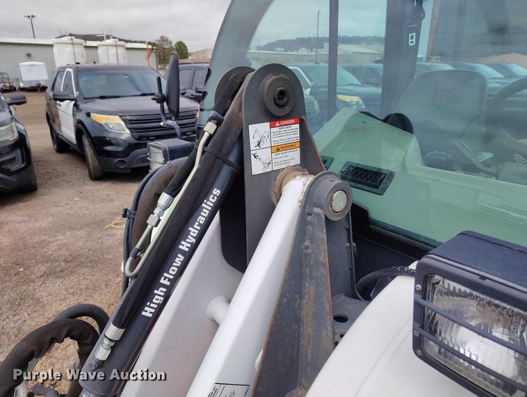 image for item ED0045 2015 Bobcat 5600 utility vehicle