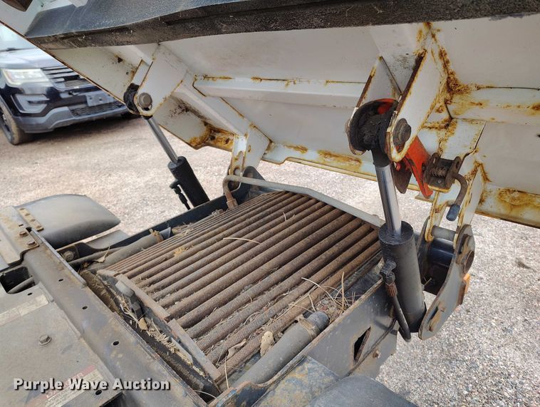 image for item ED0045 2015 Bobcat 5600 utility vehicle