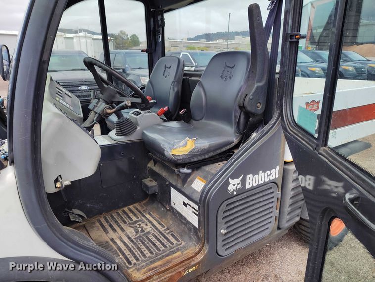 image for item ED0045 2015 Bobcat 5600 utility vehicle