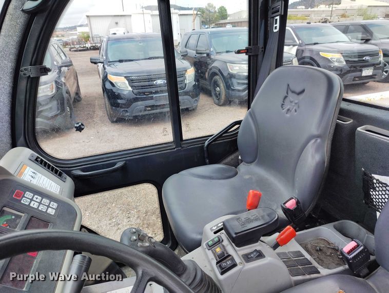 image for item ED0045 2015 Bobcat 5600 utility vehicle