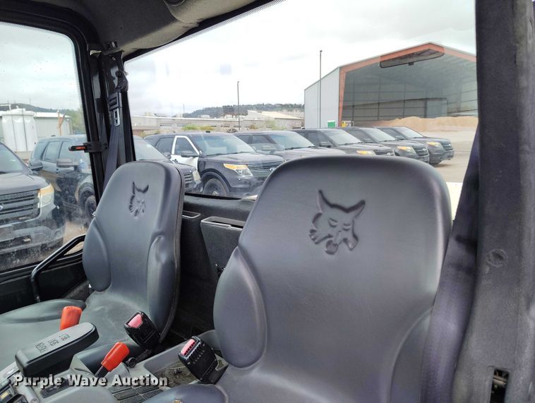 image for item ED0045 2015 Bobcat 5600 utility vehicle