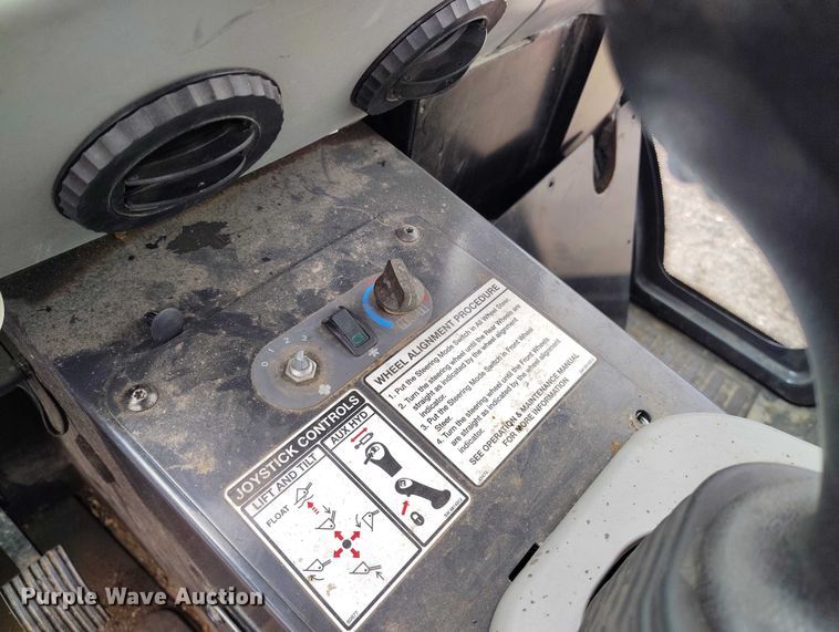 image for item ED0045 2015 Bobcat 5600 utility vehicle