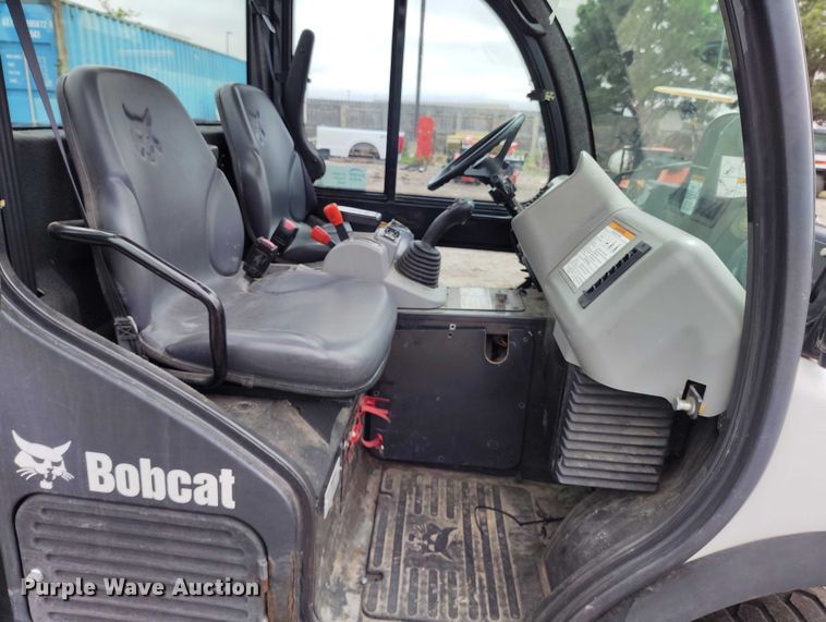 image for item ED0045 2015 Bobcat 5600 utility vehicle