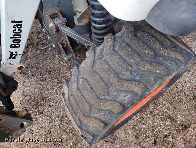 image for item ED0045 2015 Bobcat 5600 utility vehicle