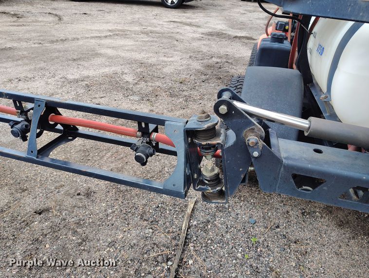 image for item ED0089 2009 SmithCo Spray Star 1750 sprayer