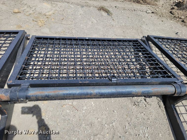 image for item EE0989 (2) sand screens