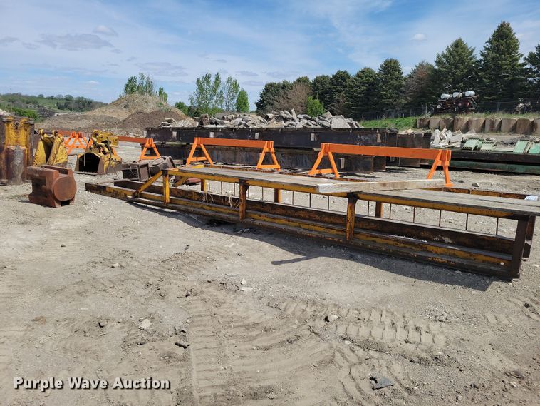 image for item EE0990 Pile driver
