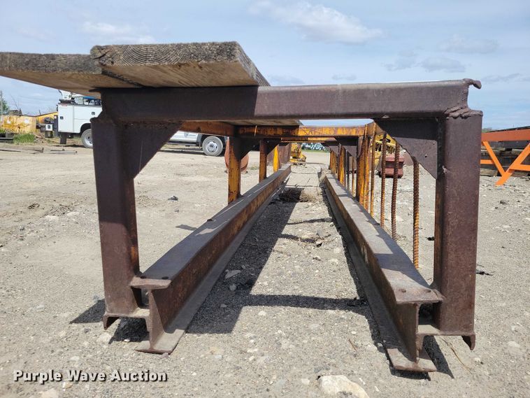 image for item EE0990 Pile driver