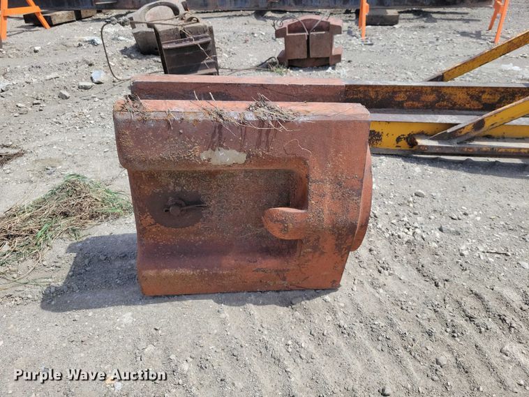 image for item EE0990 Pile driver
