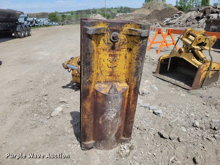 image for item EE0990 Pile driver