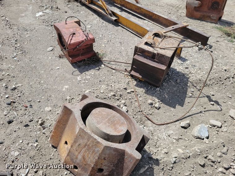 image for item EE0990 Pile driver