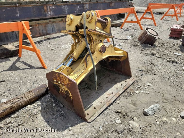 image for item EE0991 Dymax excavator swivel bucket