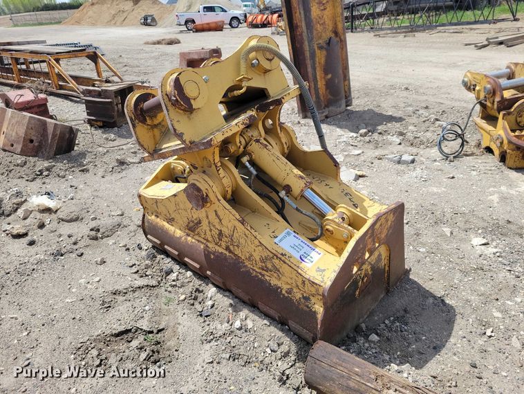 image for item EE0991 Dymax excavator swivel bucket