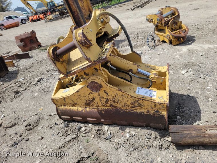 image for item EE0991 Dymax excavator swivel bucket