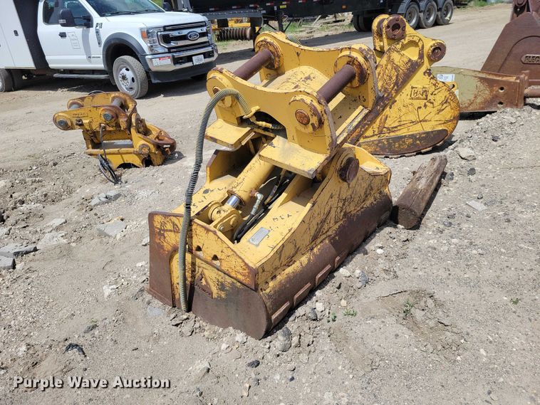 image for item EE0991 Dymax excavator swivel bucket
