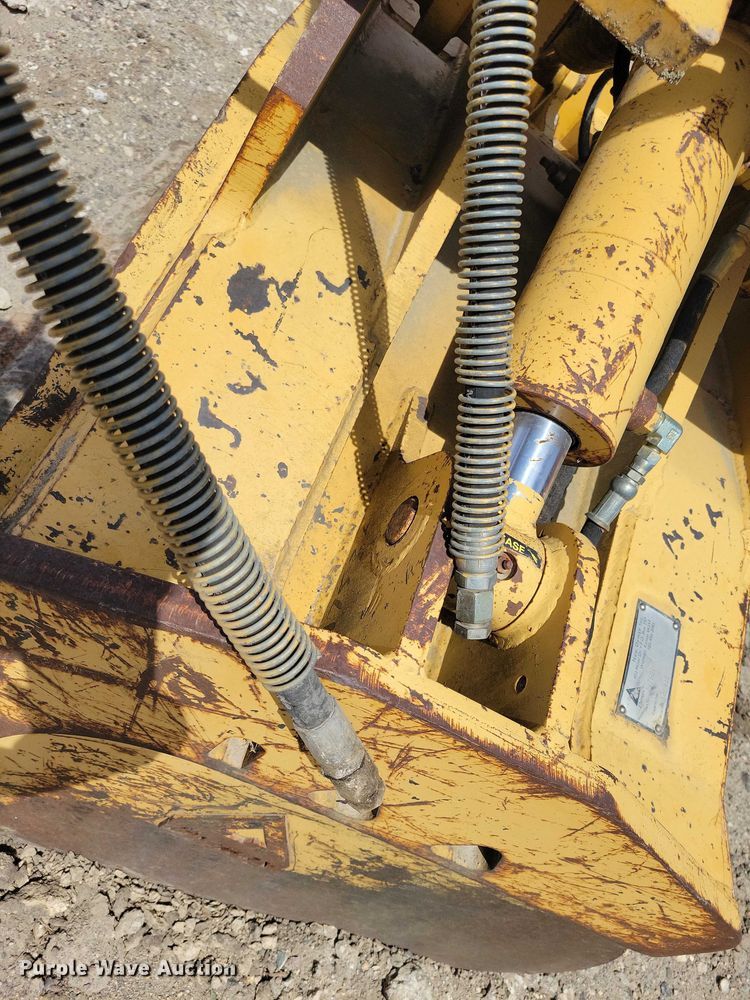 image for item EE0991 Dymax excavator swivel bucket